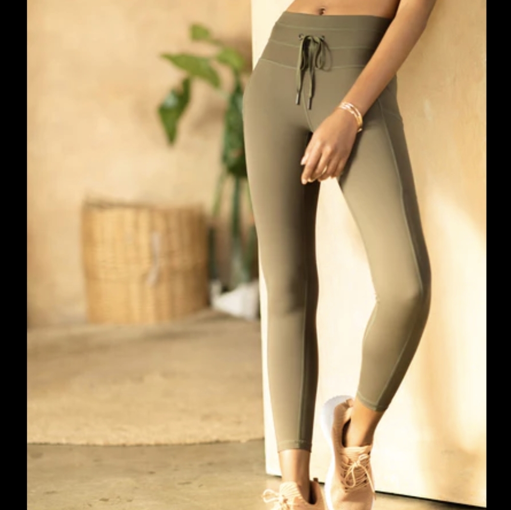 POPFLEX Cargo Leggings Safari Collection Size Medium